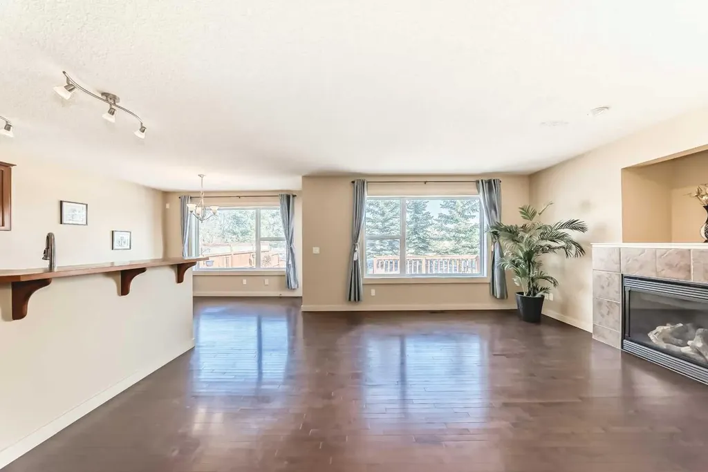 273 Silverado Plains Close SW Calgary AB T2X 0G6