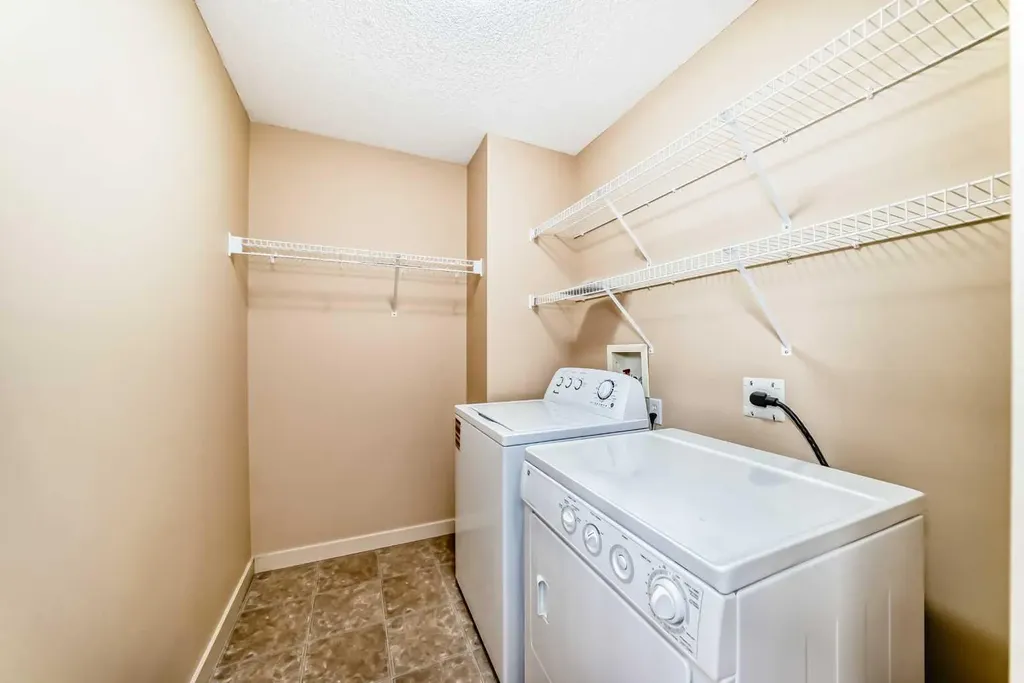 273 Silverado Plains Close SW Calgary AB T2X 0G6