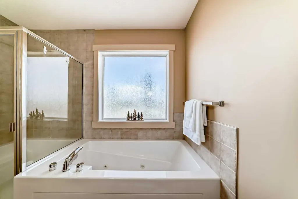 273 Silverado Plains Close SW Calgary AB T2X 0G6