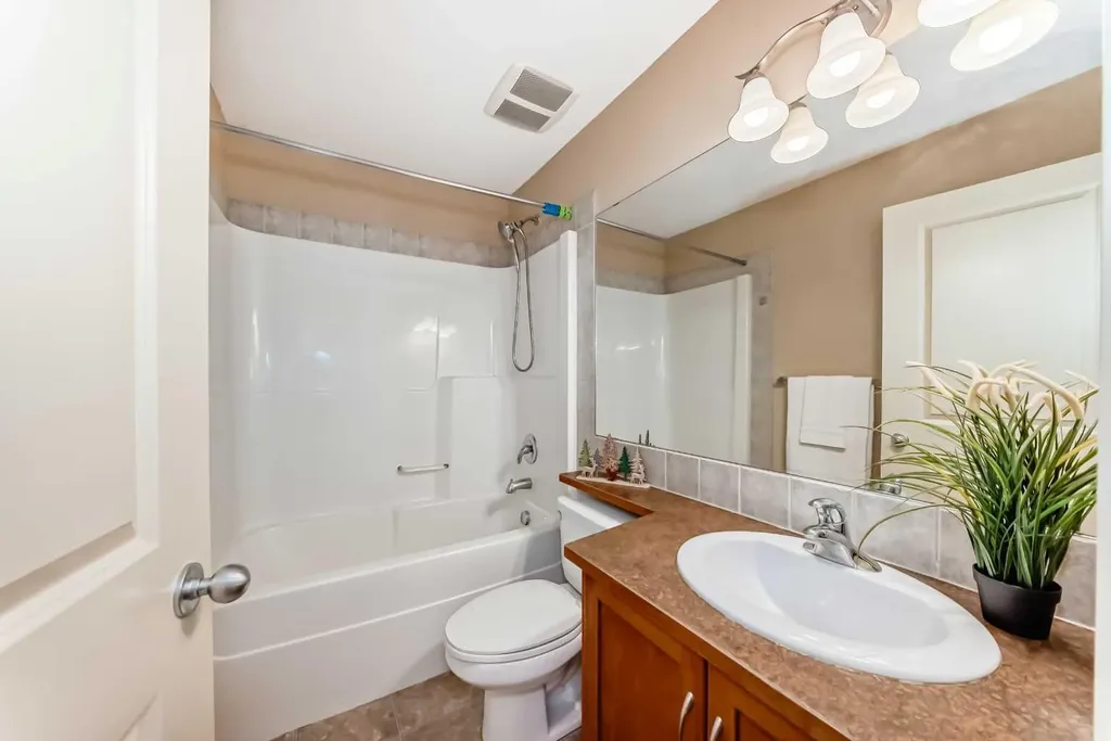 273 Silverado Plains Close SW Calgary AB T2X 0G6