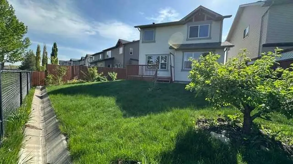 273 Silverado Plains Close SW Calgary AB T2X 0G6