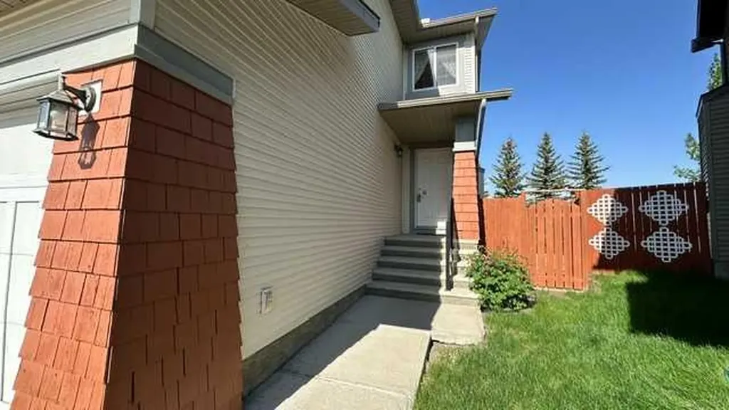 273 Silverado Plains Close SW Calgary AB T2X 0G6