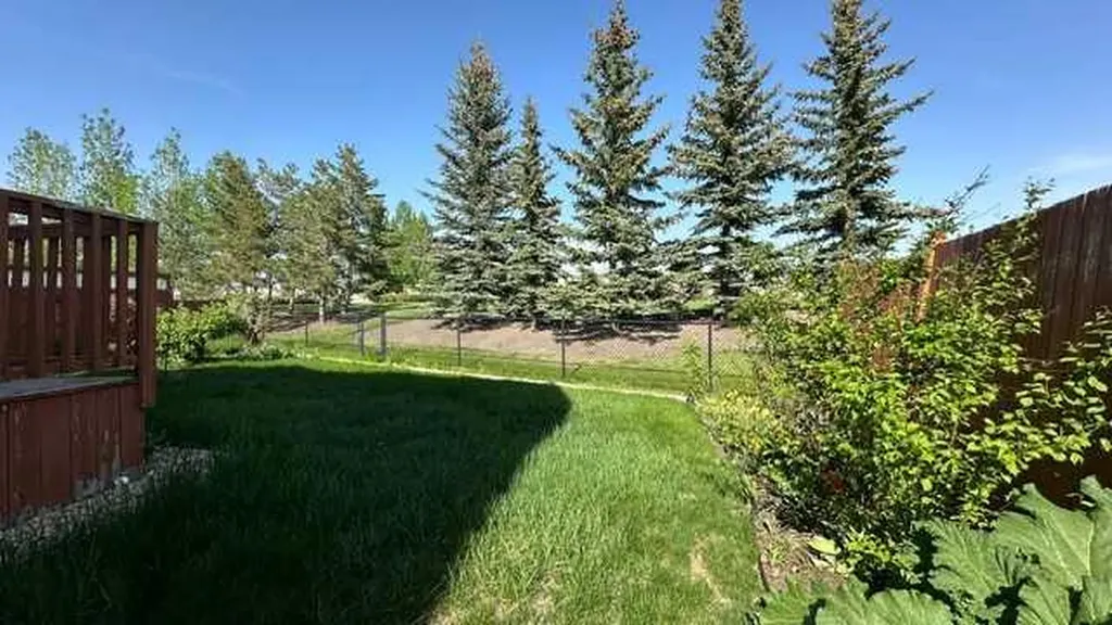 273 Silverado Plains Close SW Calgary AB T2X 0G6