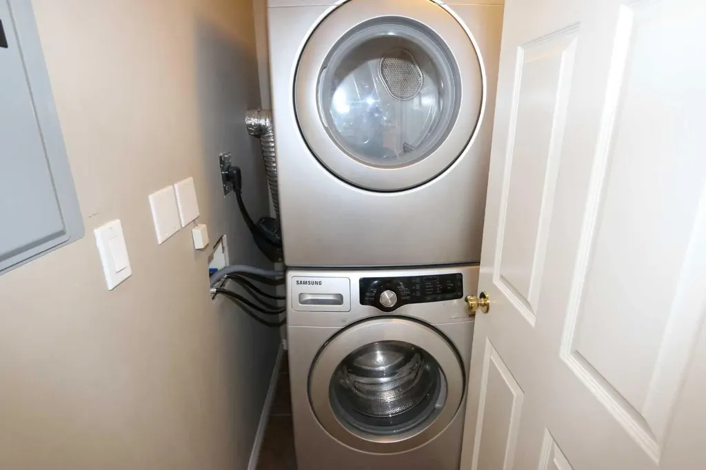 7451 Springbank Boulevard SW Calgary AB T3H 4K5