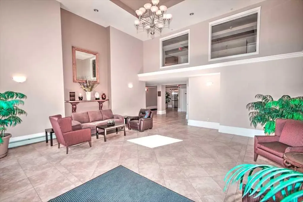 7451 Springbank Boulevard SW Calgary AB T3H 4K5