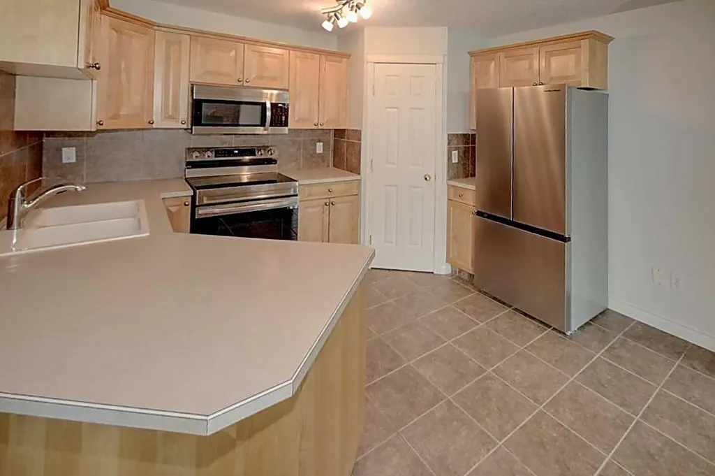 7451 Springbank Boulevard SW Calgary AB T3H 4K5