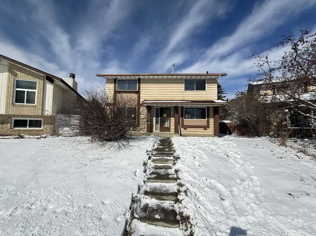 128 Dovercrest Way SE Calgary AB T2B 2L9