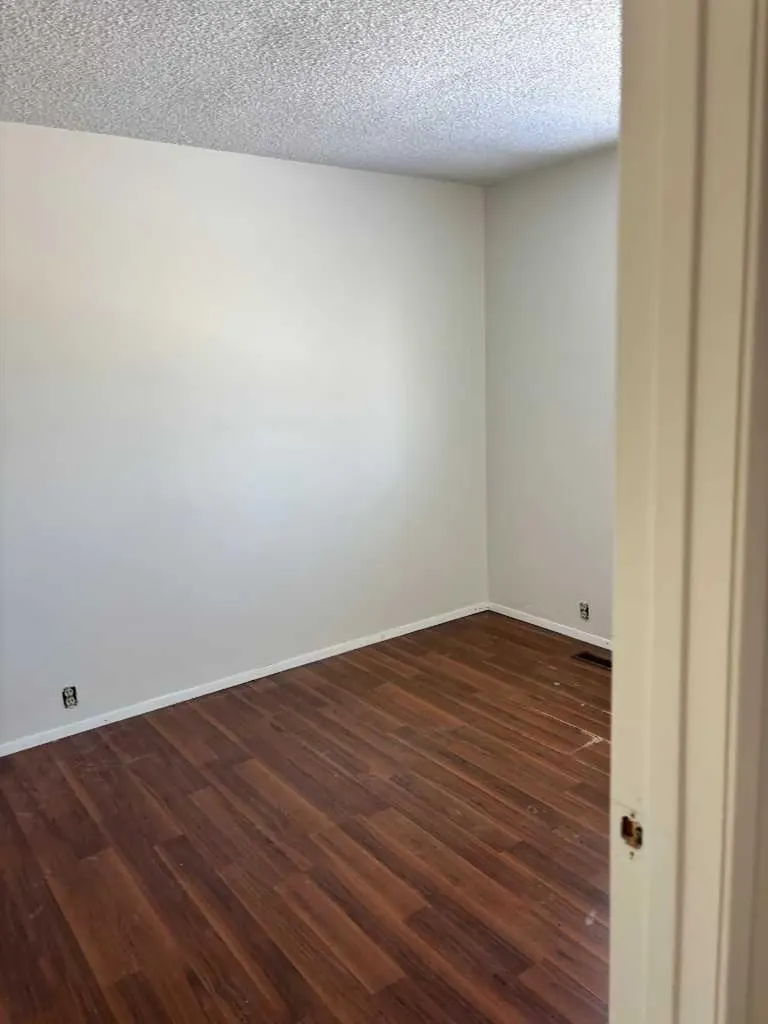 128 Dovercrest Way SE Calgary AB T2B 2L9