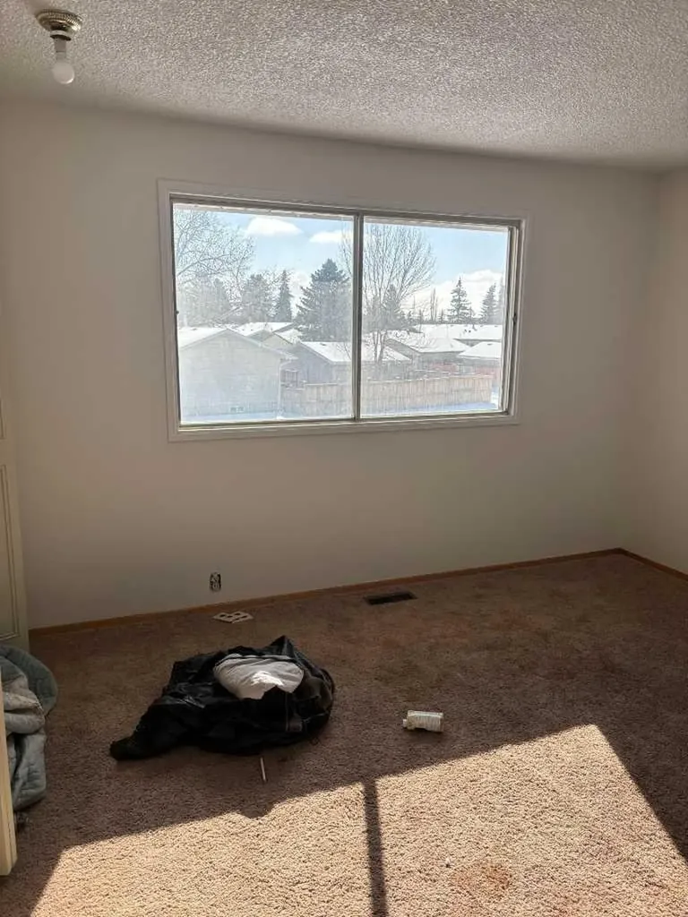 128 Dovercrest Way SE Calgary AB T2B 2L9