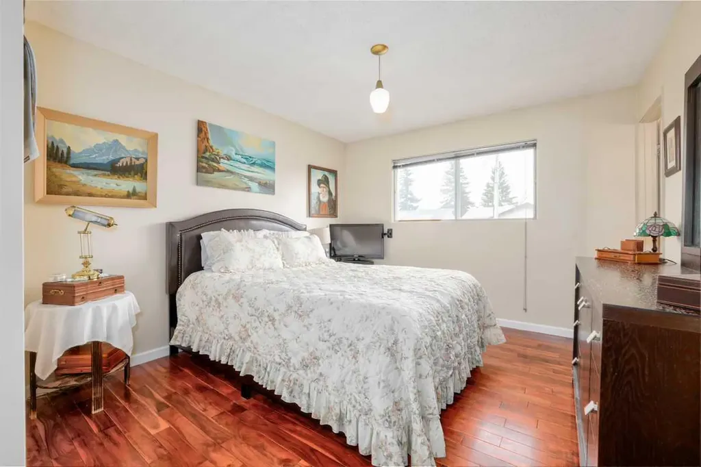 6023 Maddock Drive NE Calgary AB T2A 3W3