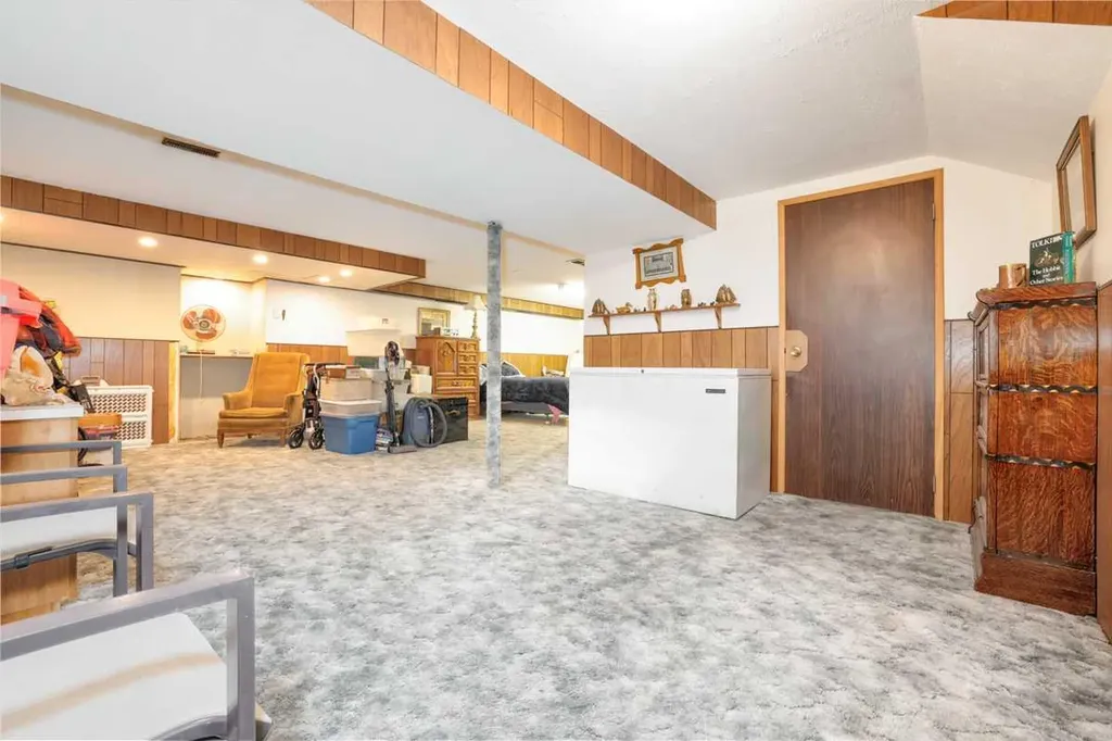 6023 Maddock Drive NE Calgary AB T2A 3W3