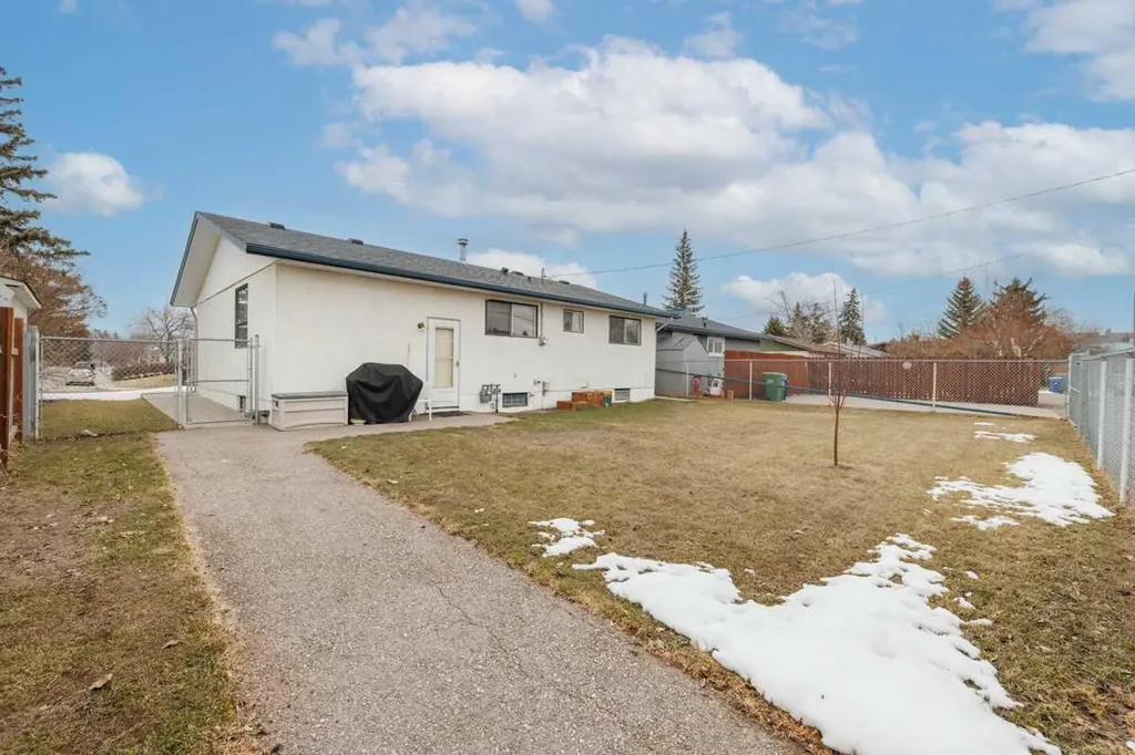 6023 Maddock Drive NE Calgary AB T2A 3W3