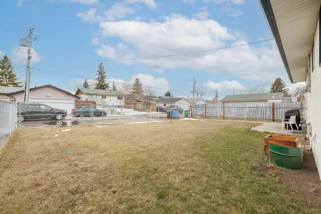 6023 Maddock Drive NE Calgary AB T2A 3W3