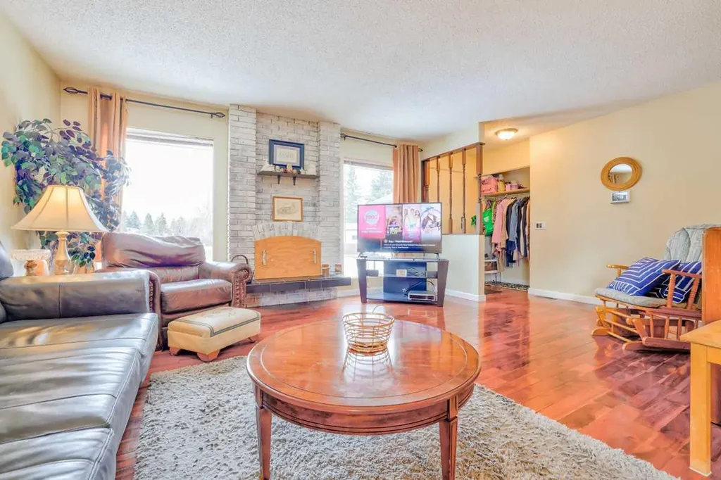 6023 Maddock Drive NE Calgary AB T2A 3W3