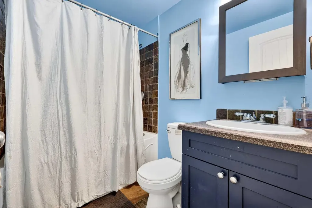 1312 13 Avenue SW Calgary AB T3C 0T3