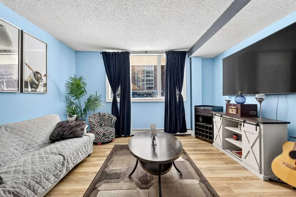1312 13 Avenue SW Calgary AB T3C 0T3