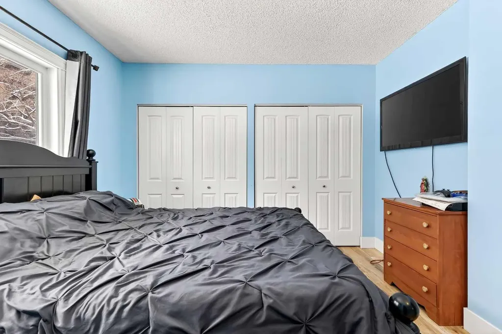 1312 13 Avenue SW Calgary AB T3C 0T3