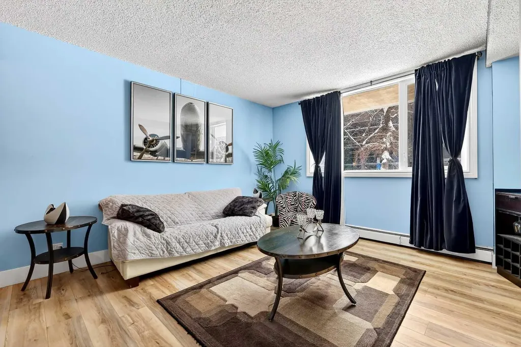 1312 13 Avenue SW Calgary AB T3C 0T3