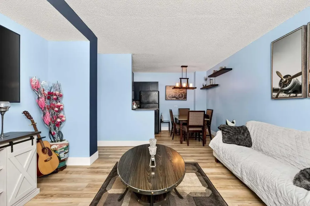 1312 13 Avenue SW Calgary AB T3C 0T3