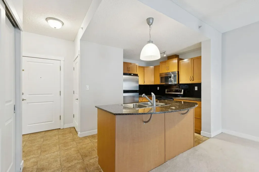 5605 Henwood Street SW Calgary AB T3E7R2