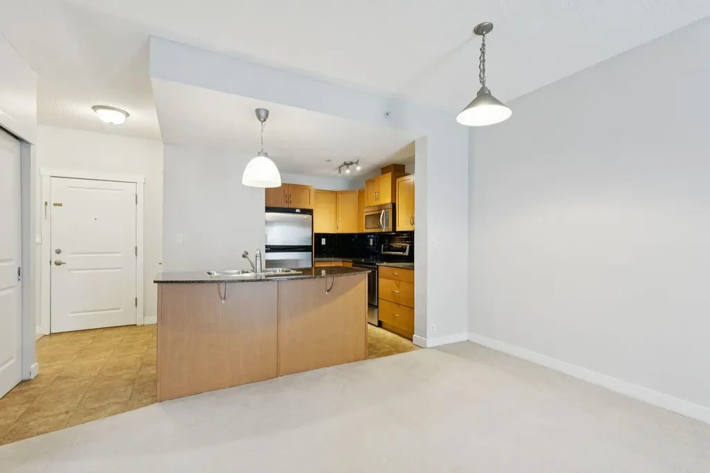 5605 Henwood Street SW Calgary AB T3E7R2