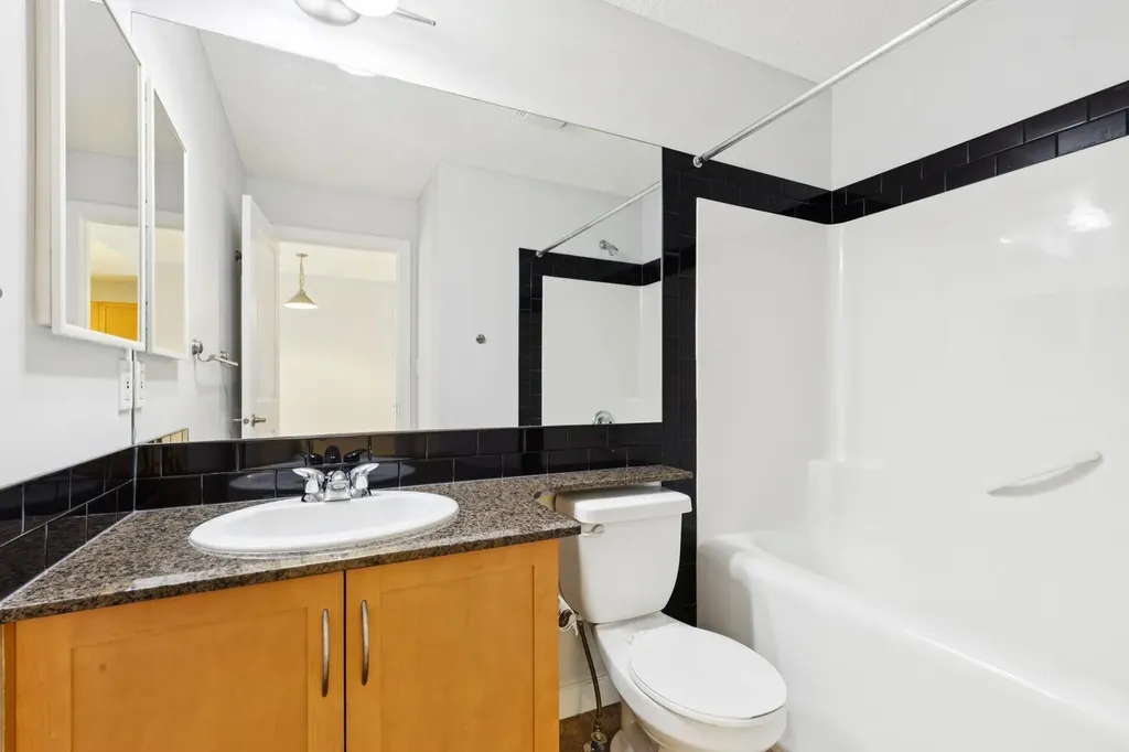 5605 Henwood Street SW Calgary AB T3E7R2