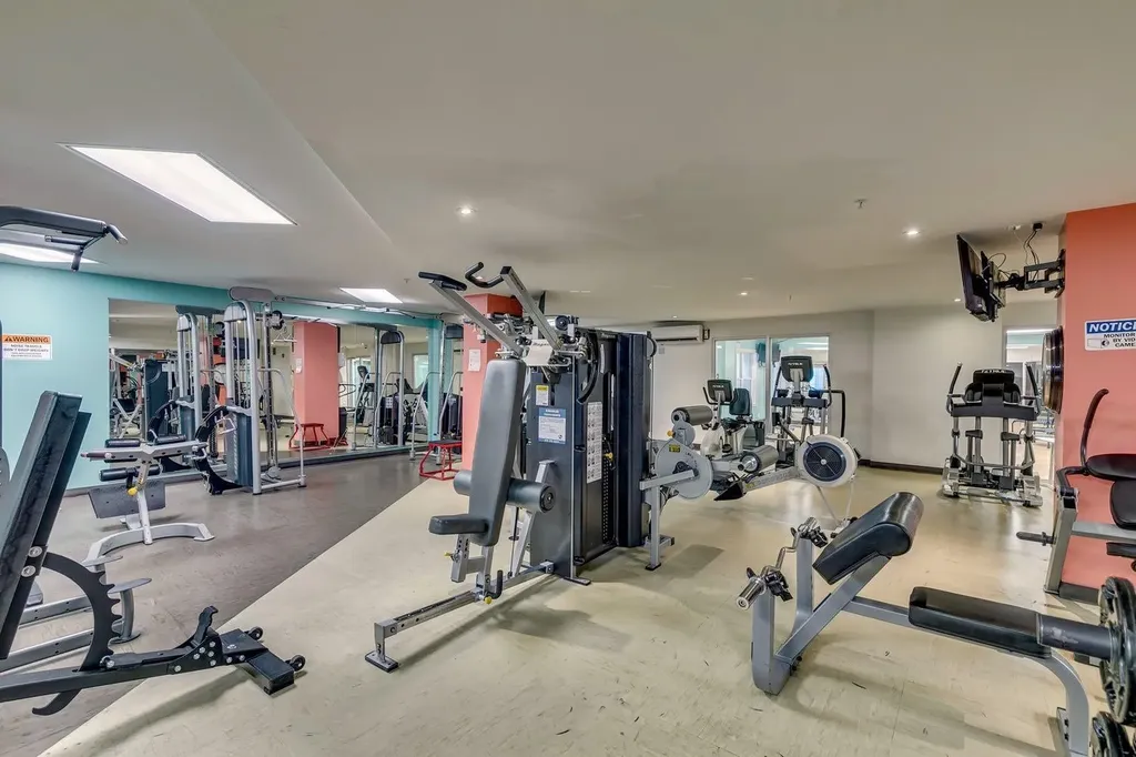 5605 Henwood Street SW Calgary AB T3E7R2