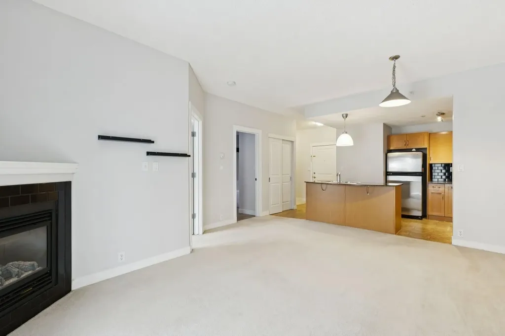 5605 Henwood Street SW Calgary AB T3E7R2