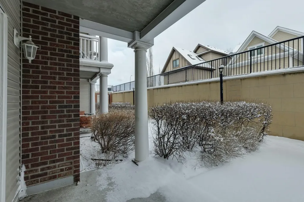 5605 Henwood Street SW Calgary AB T3E7R2