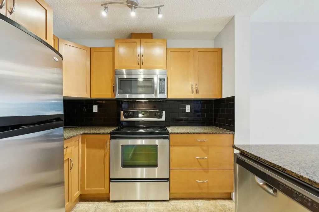 5605 Henwood Street SW Calgary AB T3E7R2