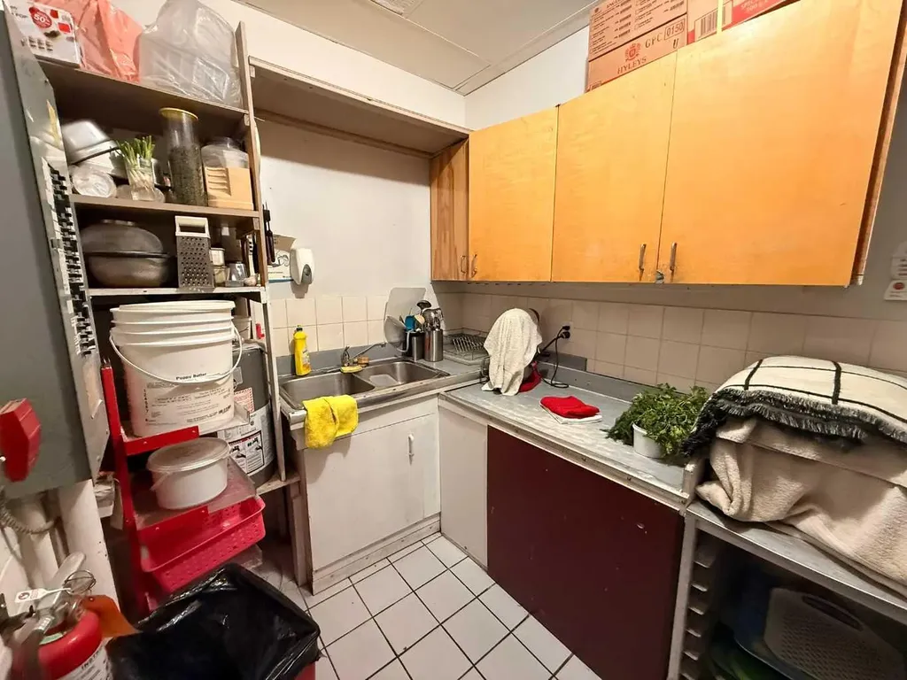 523 Woodpark Boulevard SW Calgary AB T2W 3N8
