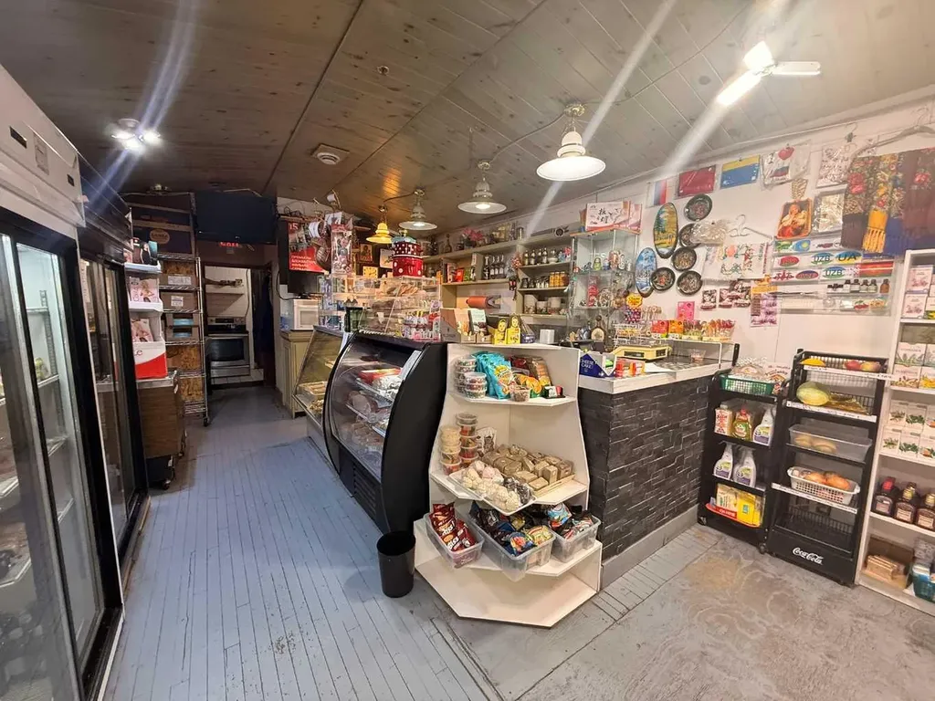 523 Woodpark Boulevard SW Calgary AB T2W 3N8