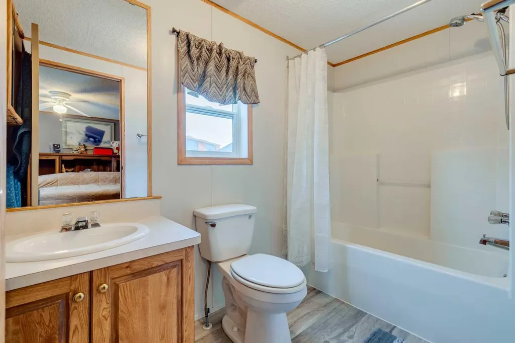 3223 83 Street NW Calgary AB T3B 5N5