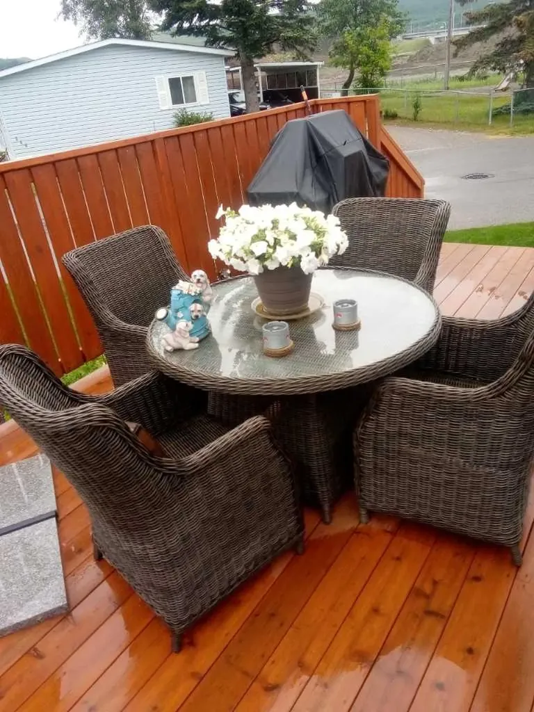 3223 83 Street NW Calgary AB T3B 5N5