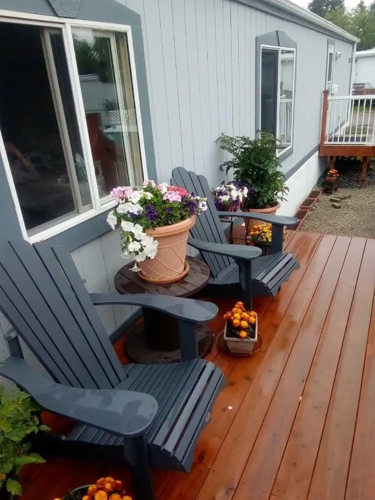 3223 83 Street NW Calgary AB T3B 5N5