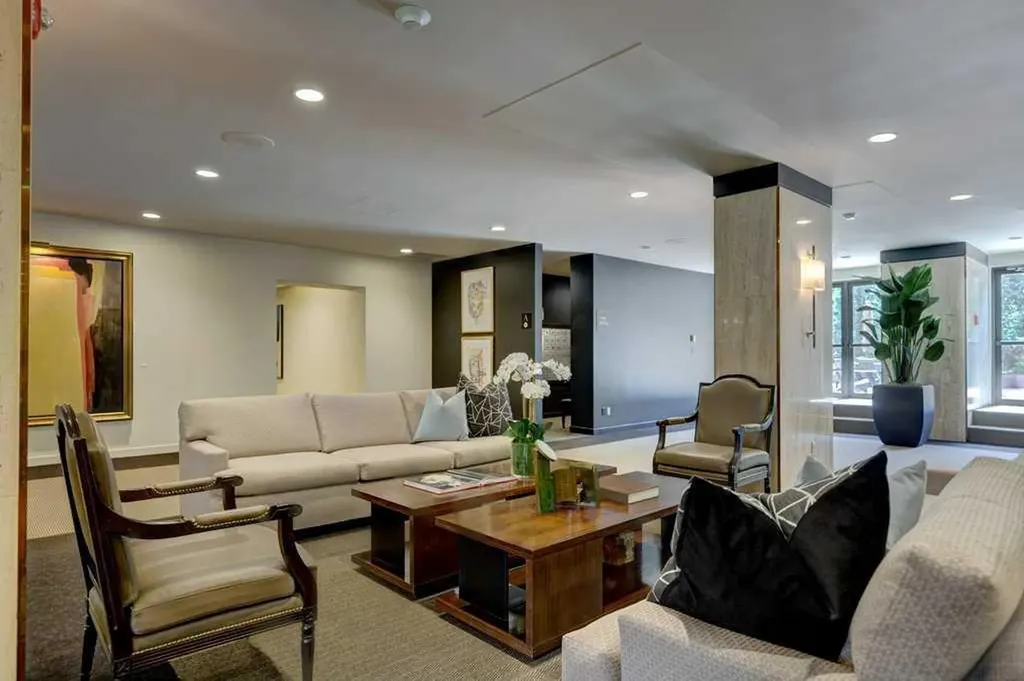 500 Eau Claire Avenue SW Calgary AB T2P 3R8