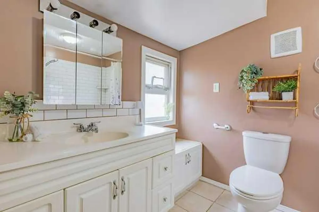 11 Railway Street Walsh AB T0J 3L0