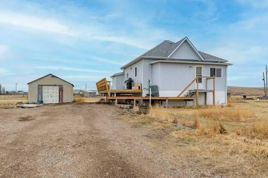 11 Railway Street Walsh AB T0J 3L0