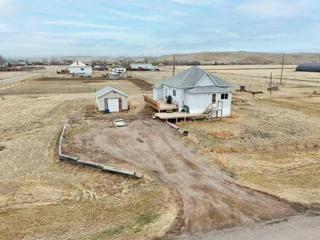 11 Railway Street Walsh AB T0J 3L0