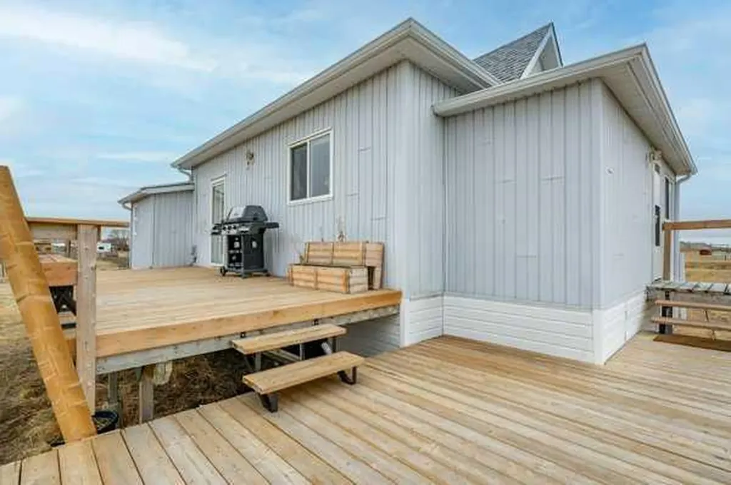 11 Railway Street Walsh AB T0J 3L0