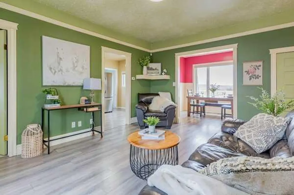 11 Railway Street Walsh AB T0J 3L0