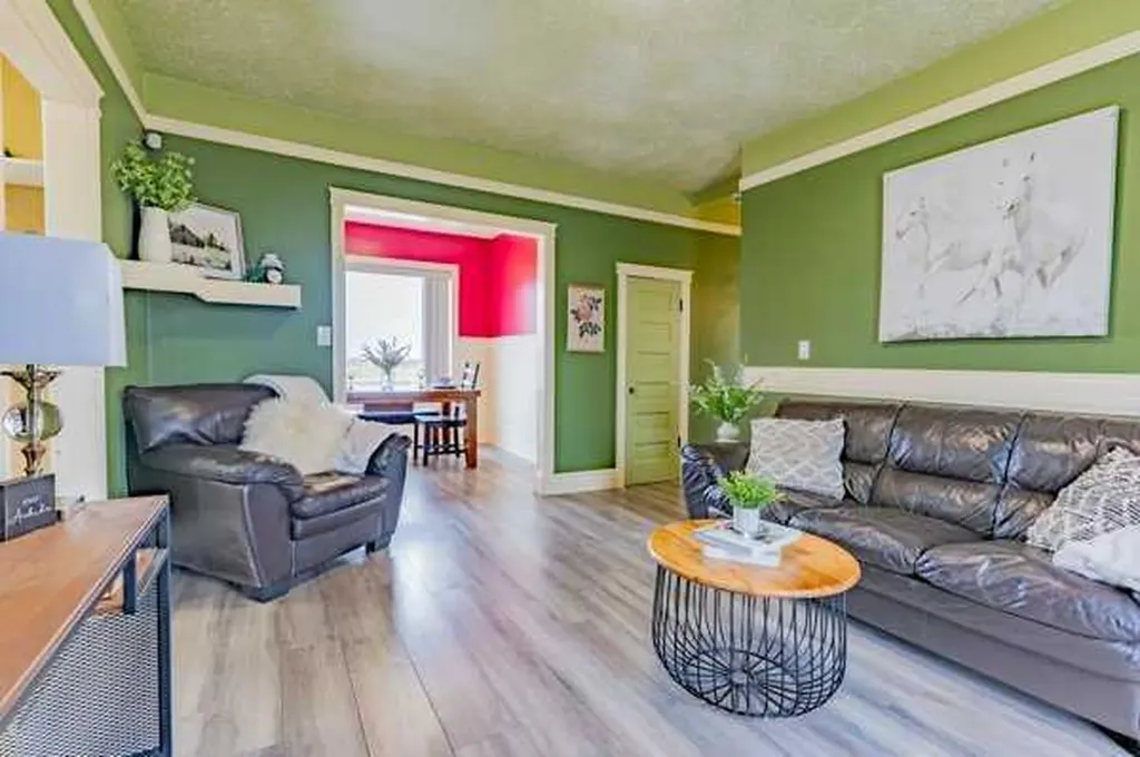 11 Railway Street Walsh AB T0J 3L0