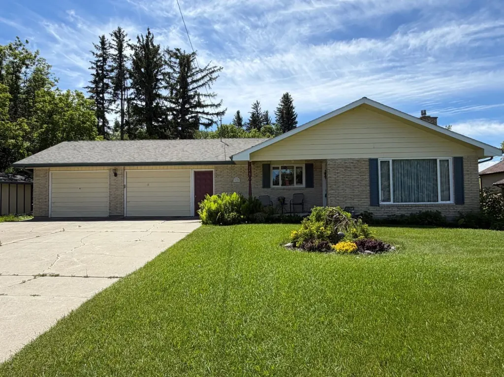 240 3 Avenue E Cardston AB T0K 0K0