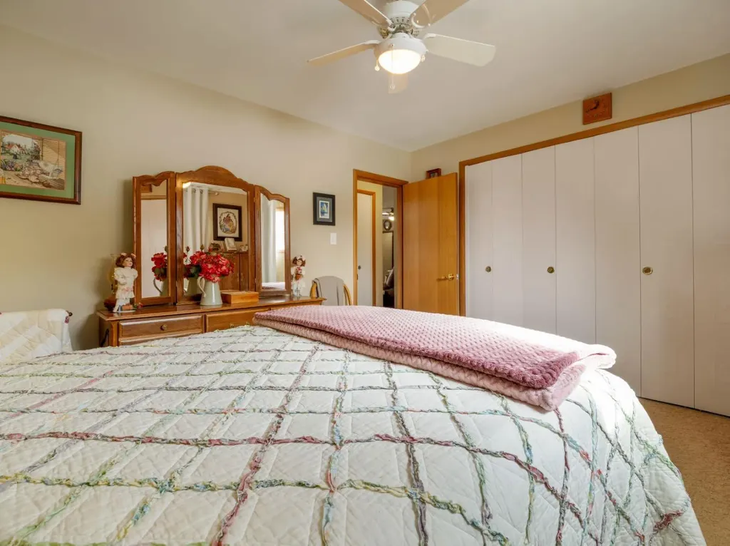 240 3 Avenue E Cardston AB T0K 0K0