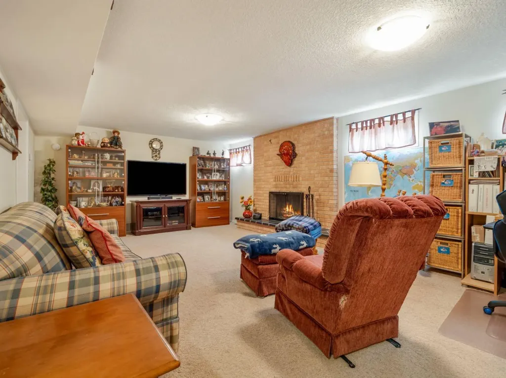240 3 Avenue E Cardston AB T0K 0K0