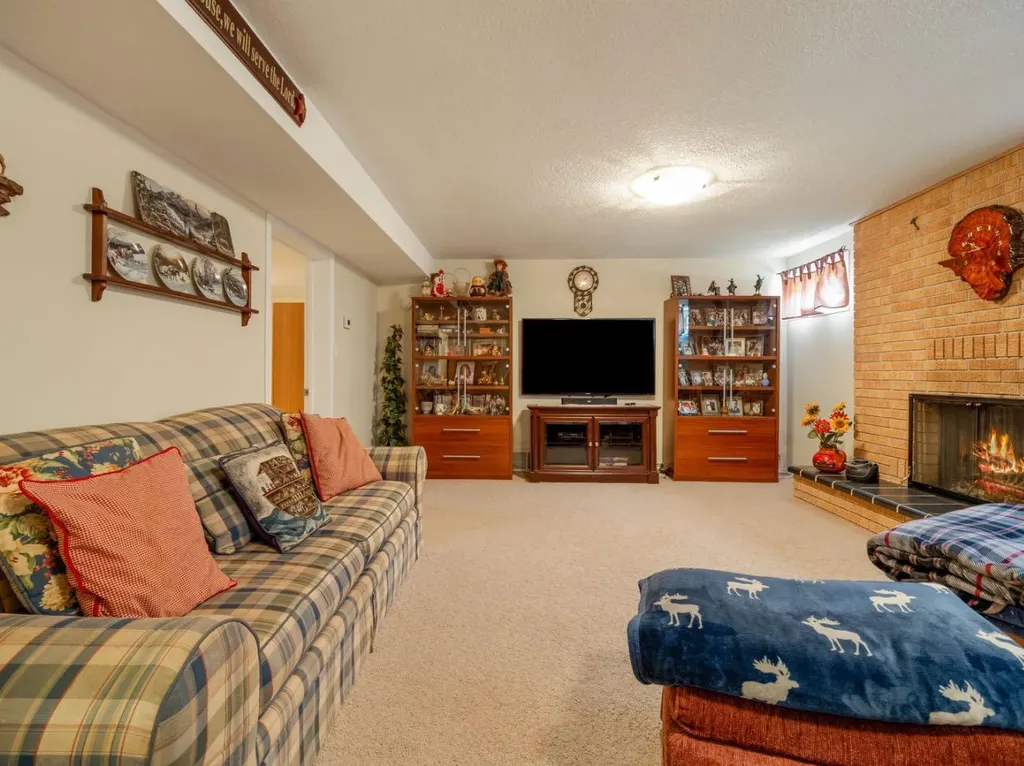 240 3 Avenue E Cardston AB T0K 0K0