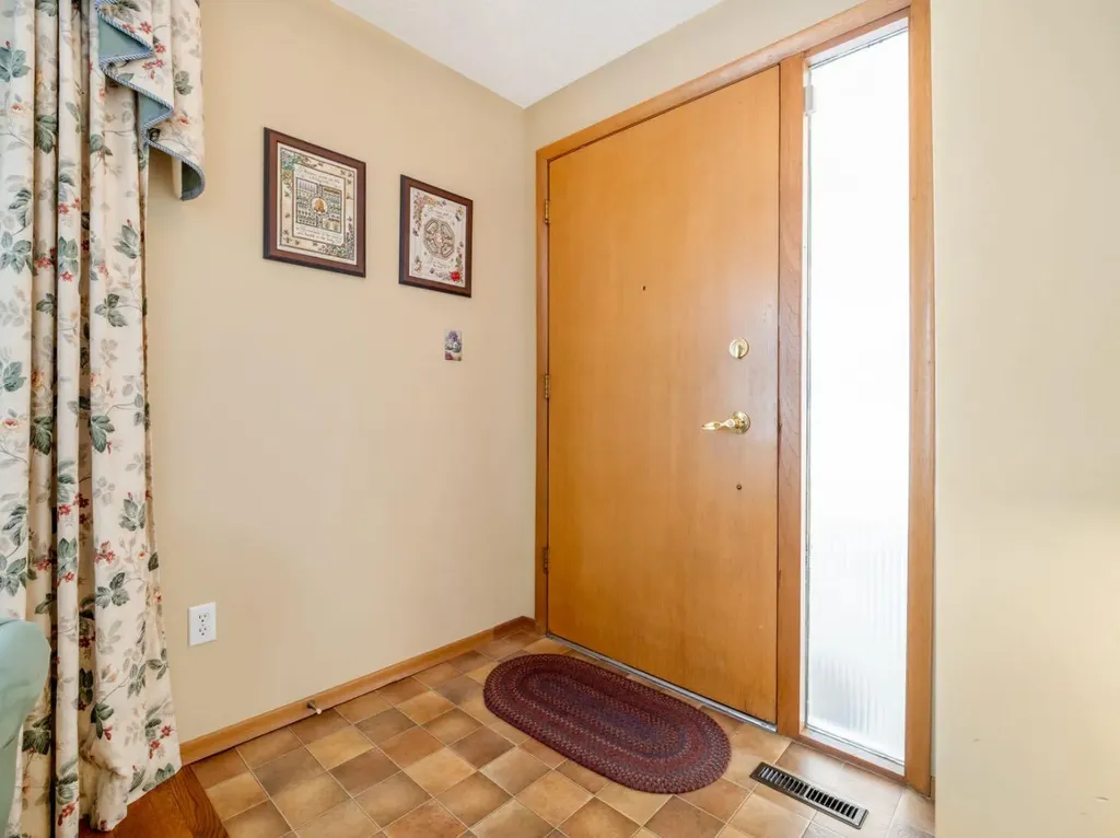 240 3 Avenue E Cardston AB T0K 0K0