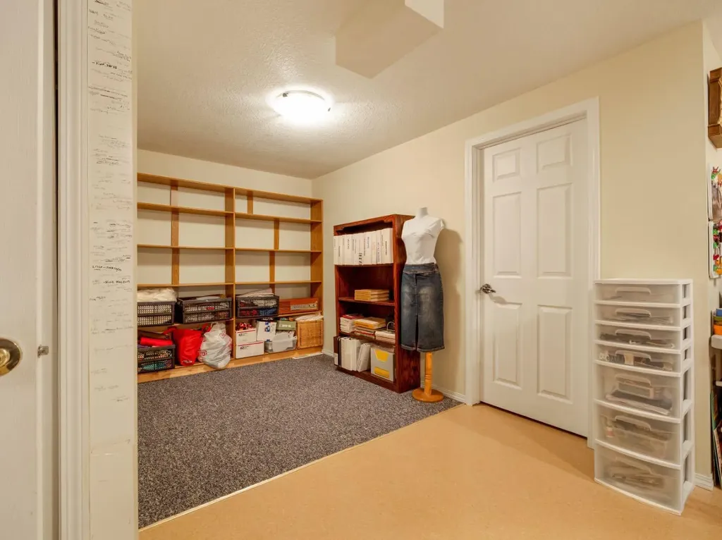 240 3 Avenue E Cardston AB T0K 0K0