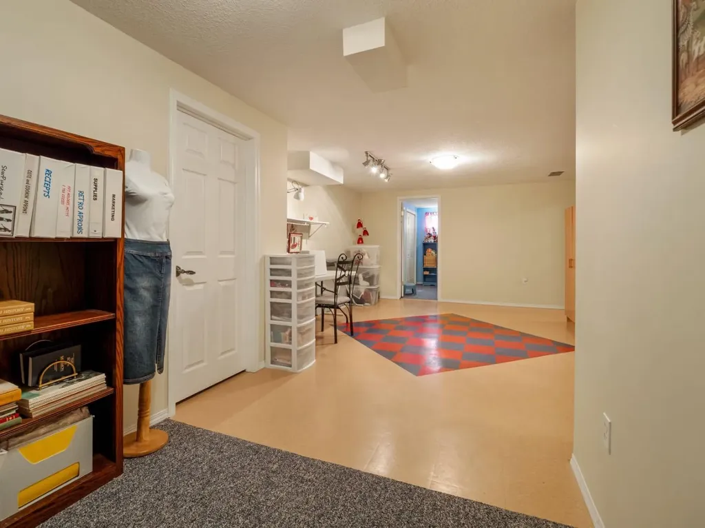 240 3 Avenue E Cardston AB T0K 0K0