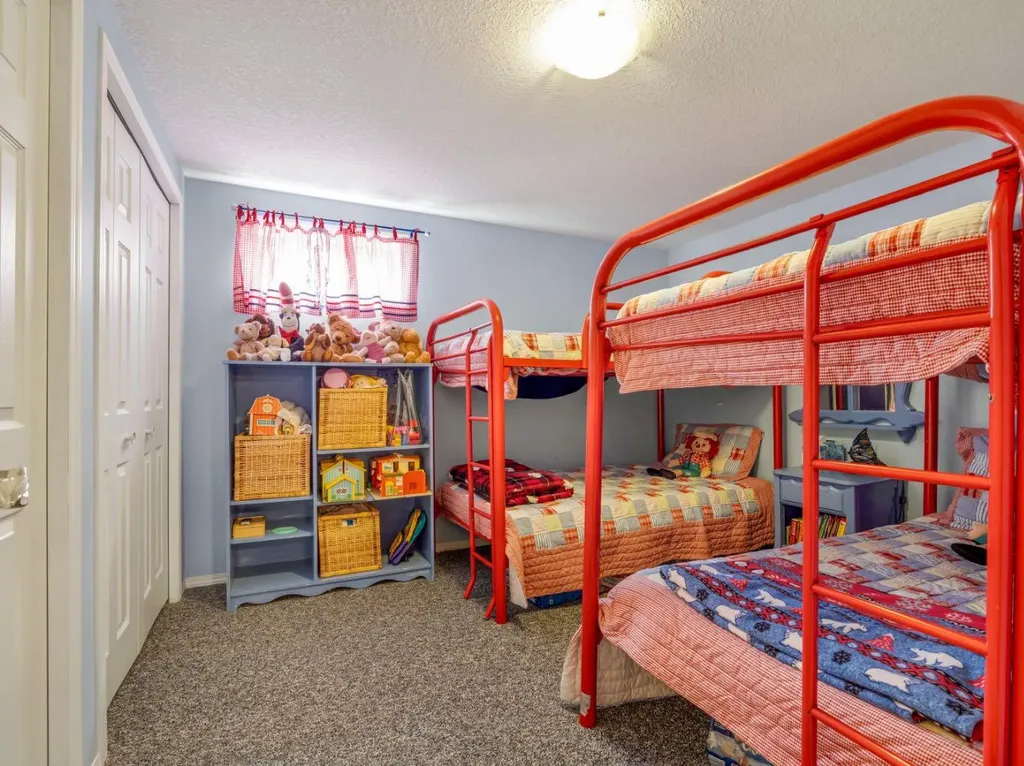 240 3 Avenue E Cardston AB T0K 0K0